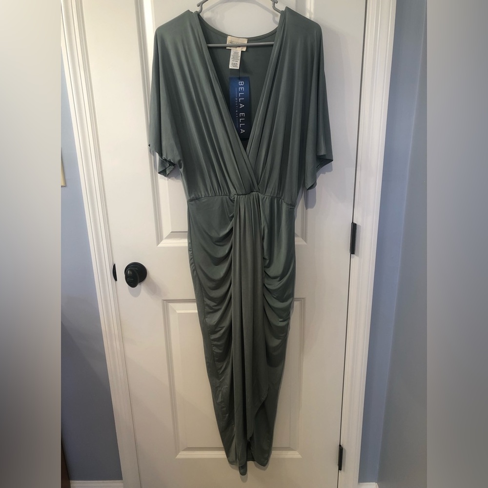 Bella Ella Boutique Dress. Never worn with tags. Size L